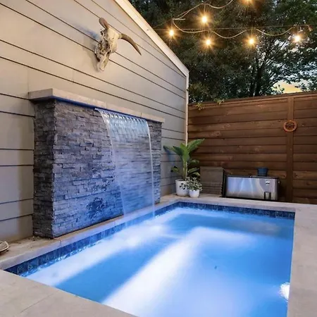 Private Downtown Oasis Home Hot Tub & Fire Pit